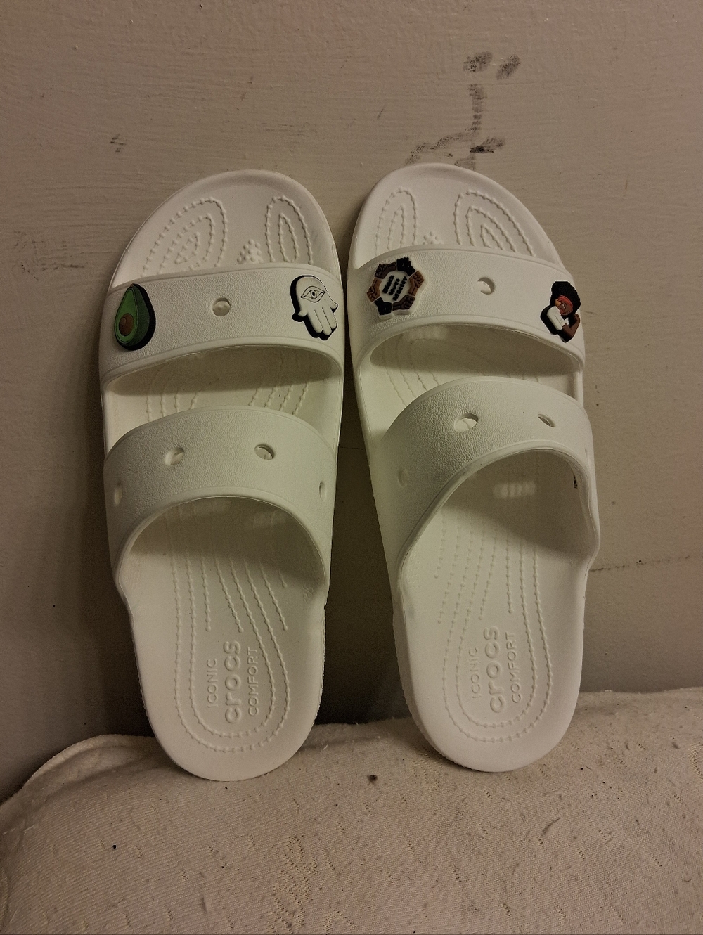Unisex Crocs White Slide Sandals with Charms Men Size 8, Women Size 10